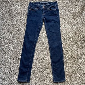 American Eagle Size 2 Short Dark Wash Skinny Jeans